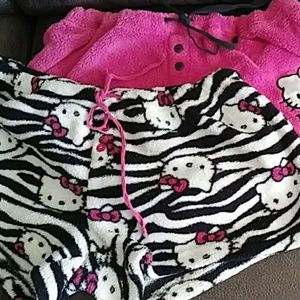 2 pairs of hello Kitty shorts